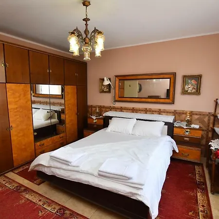Kaza Apartment *